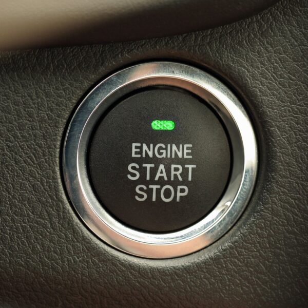 Jak działa system start-stop w samochodach: Zalety i wady technologii.