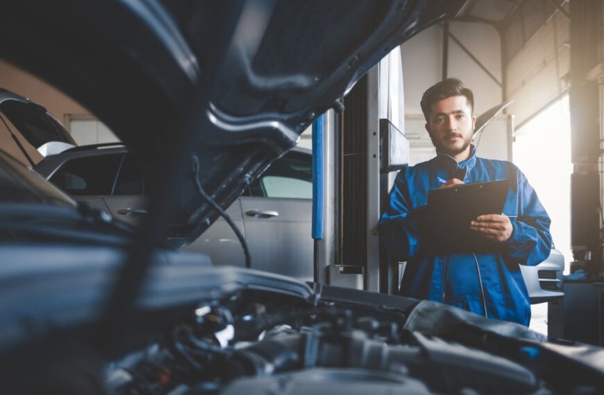 Jak sprawdzić poziom oleju: prosty poradnik dla każdego
