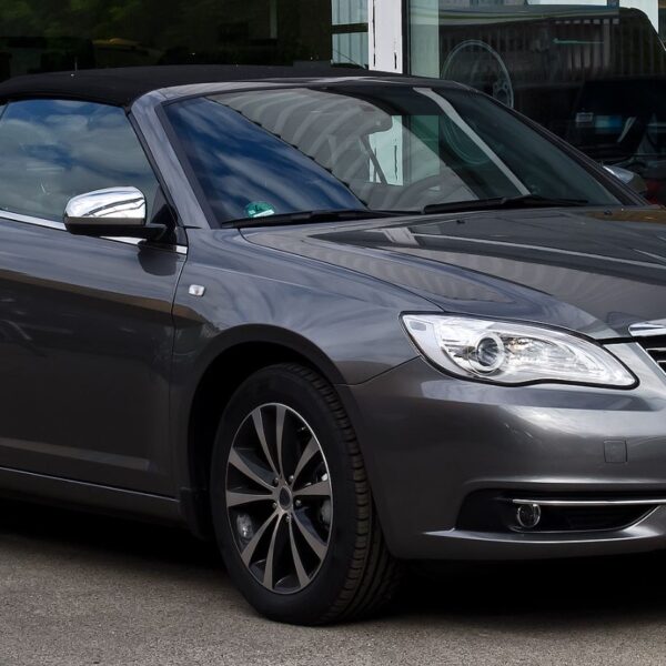 Lancia Flavia – opinie, cena, dane techniczne, wymiary, spalanie, osiągi