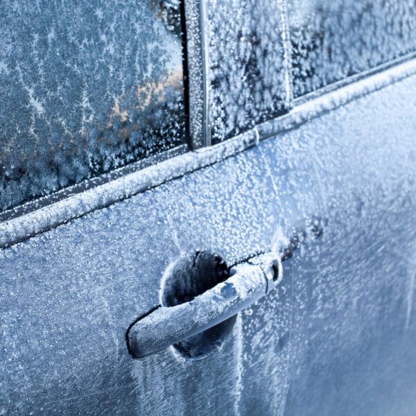 Jak przygotować samochód na zimę: Kompleksowy przewodnik.