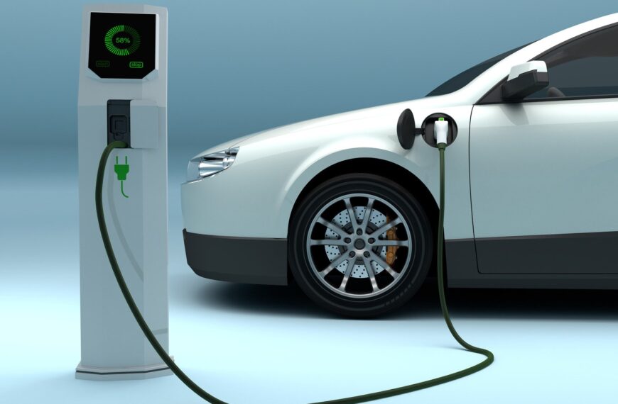 Porównanie hybryd plug-in i aut w pełni elektrycznych: Które rozwiązanie jest lepsze?