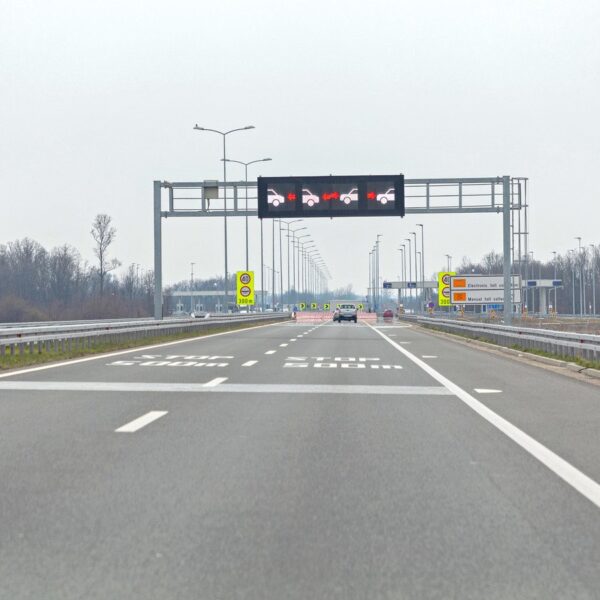 Jak efektywnie poruszać się w ruchu miejskim: Strategie unikania korków i oszczędzania paliwa.