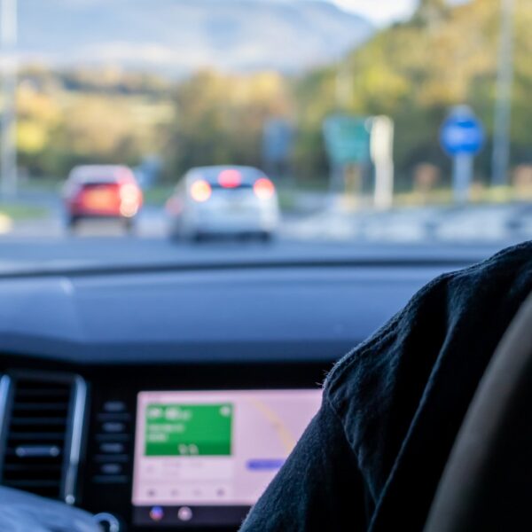 Wszystko, co musisz wiedzieć o systemach bezpieczeństwa aktywnego w nowych samochodach.