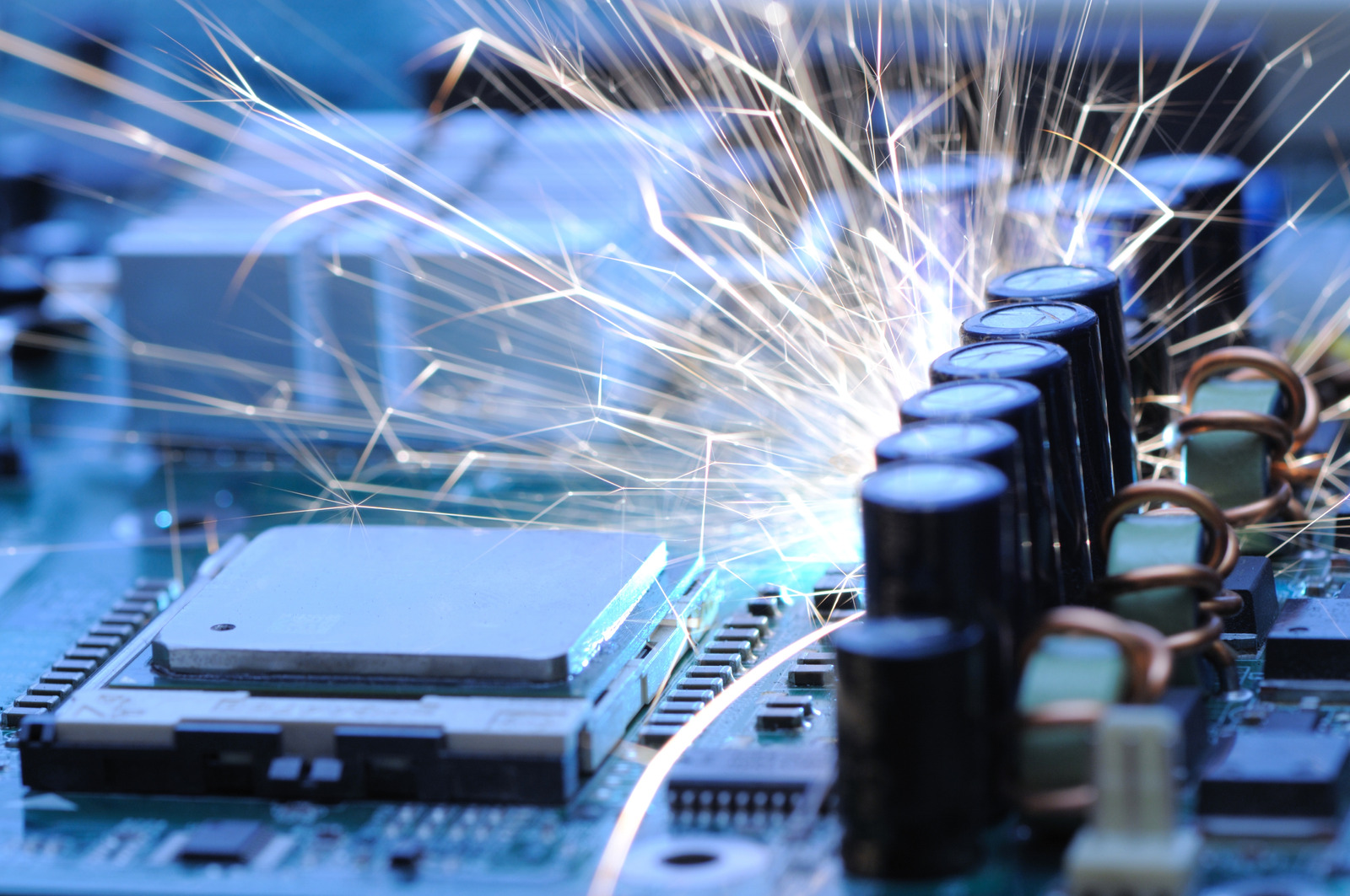 Jakie są najczęstsze przyczyny awarii układu chłodzenia i jak im zapobiegać?