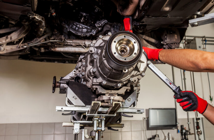 Jakie są typowe objawy zużytej skrzyni biegów manualnej i jak je rozpoznać?